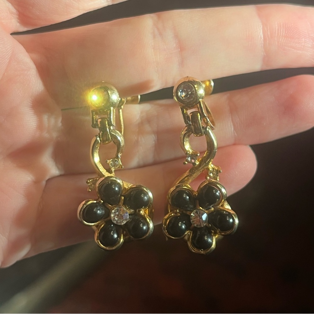 Vintage Gold Tone Black Flower Earrings with Rhinestones Screwbacks